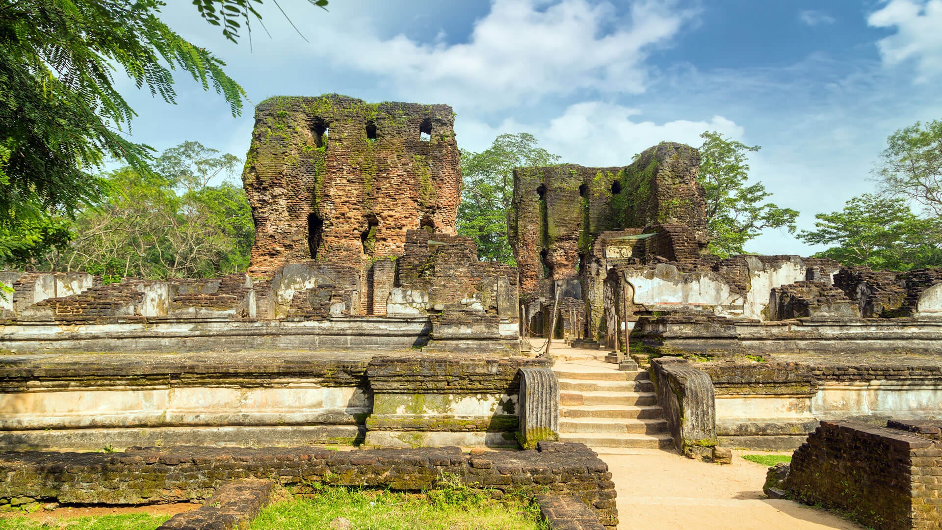 Travel Sri Lanka Polonnaruwa